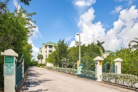 Villa The Trinidad -Pool & Parking à Key West Extérieur photo